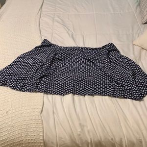XL Old Navy blue and white skirt with pockets